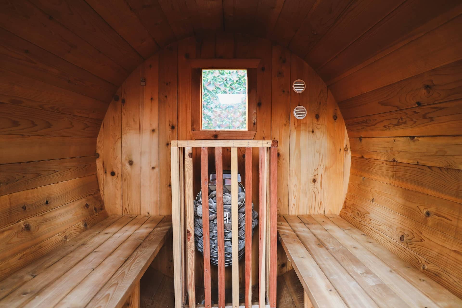 Benefits of a Sauna vs Ice Bath: Which Is Better for Recovery and Performance?